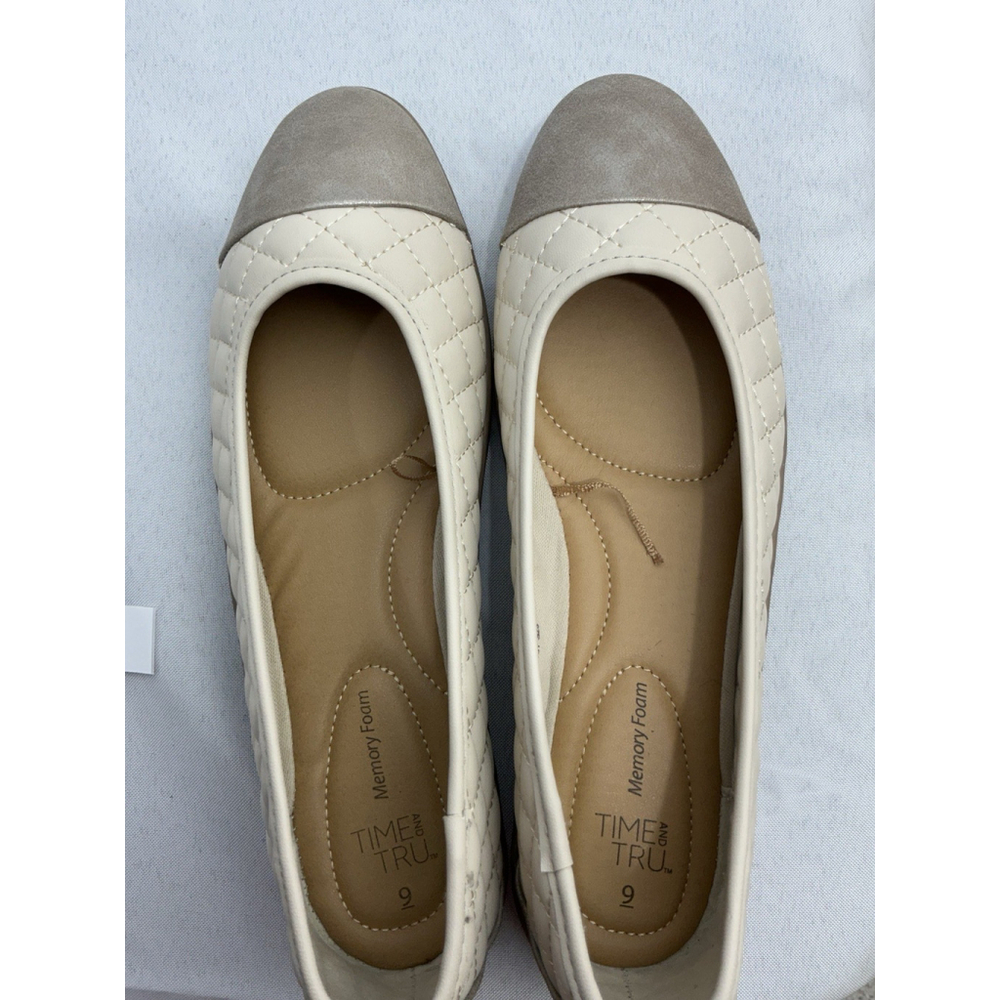 Womans Time & Tru Memory Foam Quilted Ballet Flats 9 Beige/taupe Slip On NWOT - Picture 5 of 8